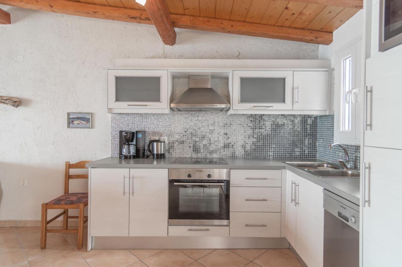 Villa Theodora View Apartments Polimnia Агиос Георгиос Пагон Екстериор снимка